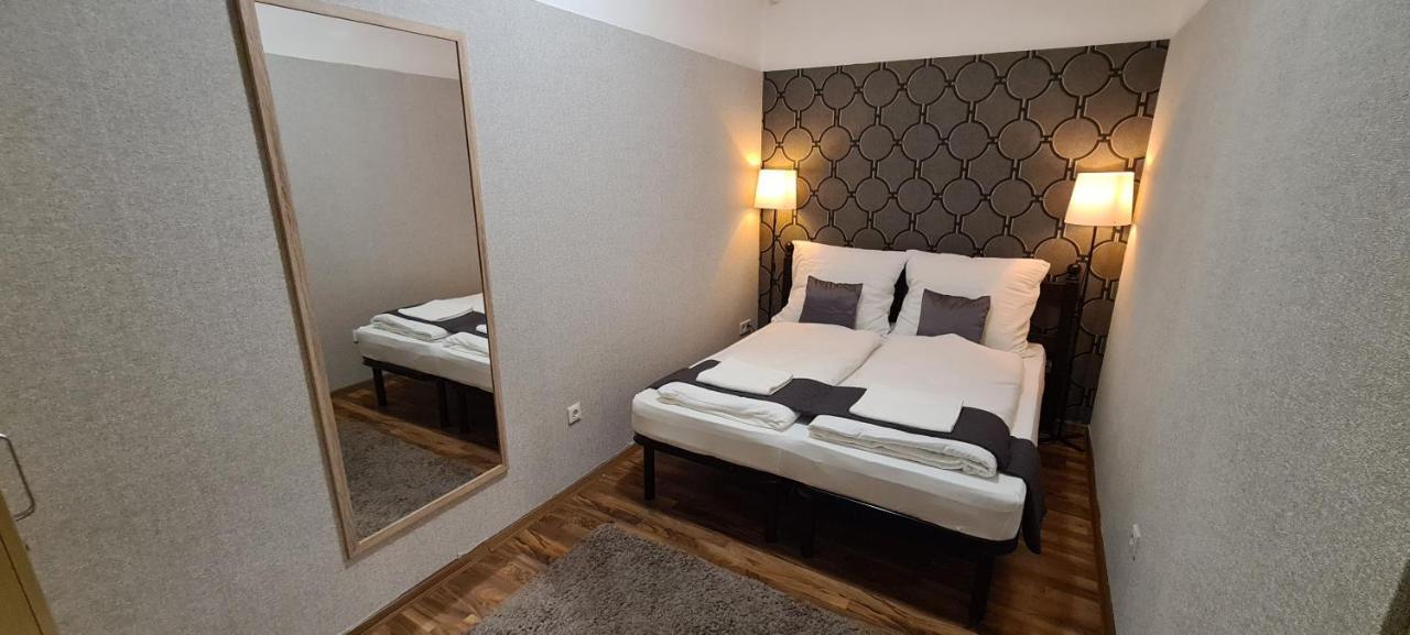 Elegant Apartment In The Hearth Of Budapest Eksteriør bilde