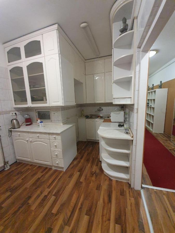 Elegant Apartment In The Hearth Of Budapest Eksteriør bilde
