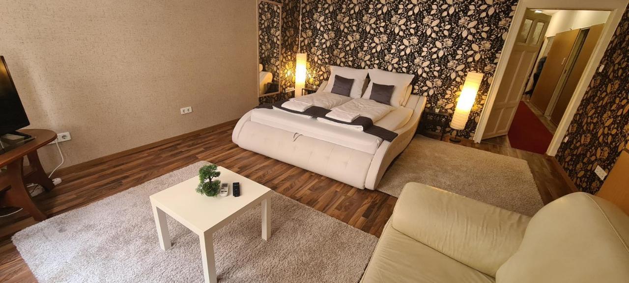 Elegant Apartment In The Hearth Of Budapest Eksteriør bilde